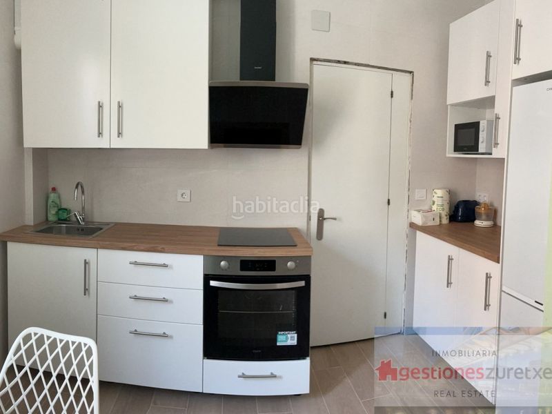 Foto 2517b355-b036-4411-bbda-1a24265bd8e1. Rent flat in Basurtu Bilbao