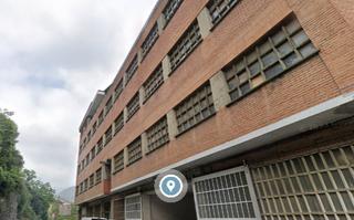 Edifici  Basurtu kastrexana errepidea. Edificio industrial