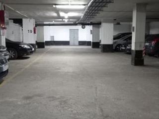 Parking coche en Antonio gaztañeta almirantearen kalea 1