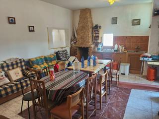 Chalet en Tibi. Ocasion terrreno de 23000 m2, vivienda de 90m con piscina y gara