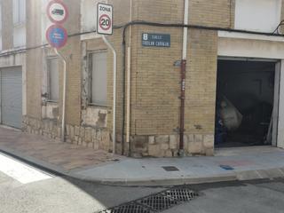 Local Comercial a Ibi. Ocasion local en ibi con 2 entradas y varias ventanas de climali