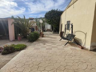 Xalet a Onil. Gran oportunidad en onil. chalet de 4 dormitorios y 5.000m2 de p