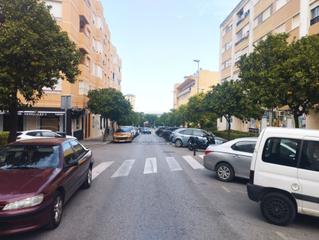 Geschäftsraum  Calle maestro fernando sierra. Local  con grandes escaparates.