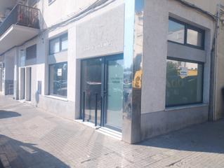 Affitto Locale commerciale  Avenida la serrana. Local  con grandes escaparates.