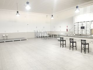 Fabrikhalle in Pozoalbero. Salón de celebraciones.