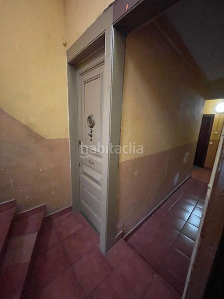 Foto d7cc2814-9c69-4cb4-bf9b-889486f8a97a. Pis a Raval Barcelona