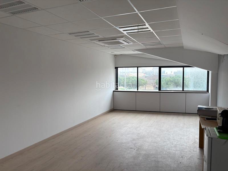 Foto cd6ea3cf-3c5e-4097-b469-b9722f9f8d93. Affitto ufficio in Centre Hospitalet de Llobregat (L´)