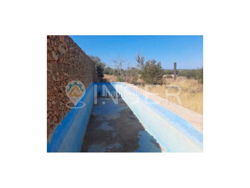 Foto 9166c0b9-b1d0-4d41-b4bf-cae1e20e1316. Casa gran finca rustica con múltiples edificaciones en Campos