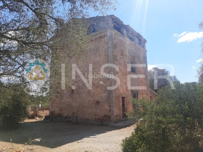 Foto c7a8bc86-5987-4c3a-8c4b-8d056ec6f6d5. Casa gran finca rustica con múltiples edificaciones en Campos