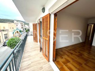 Appartement  N/a. Luminoso primer piso con terraza en lloseta en exclusiva