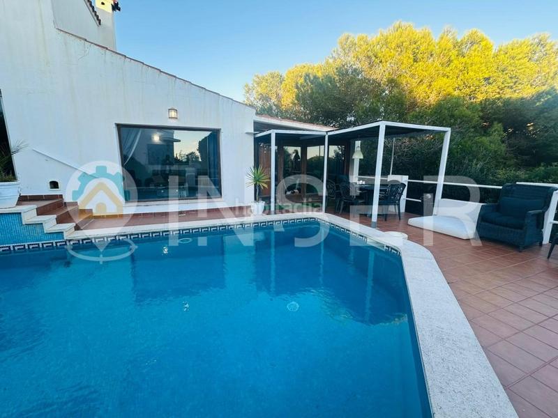 Foto 3fb15da4-e7fe-4d6e-aa5a-aae1d74ab94a. Chalet  independiente con piscina en cala llonga en Maó / Mahón