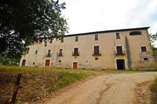 Masia a Flaçà. Oportunidad de inversión masia s.xiv con terrenos can vinyals en