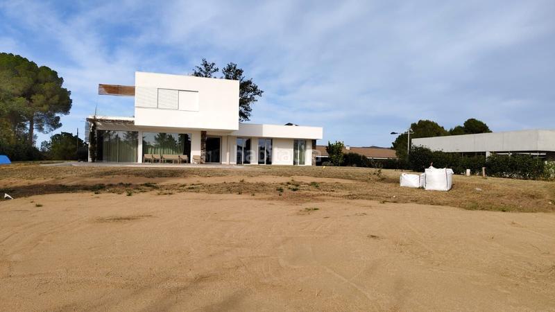 Foto 91977b8f-c42a-434a-a707-1035a520cf53. Terreny residencial a Palau Girona