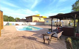 Xalet a Caldes de Malavella. Caldes de malavella magnífica casa aislada con gran jardín y pis