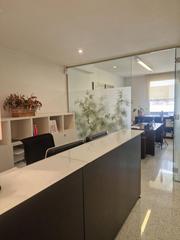 Rent Office space in Eixample Nord. Oficina moderna 800?mes, 50 m, 1 mes fianza