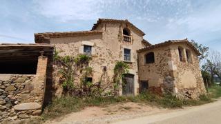 Masia a Aiguaviva. Encanto rústico en el corazón de aiguaviva