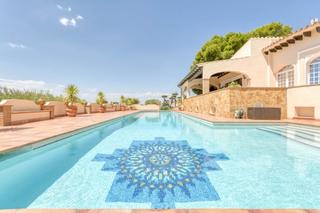 Xalet a Nord. Villa de lujo vista linda en mas fumats  roses