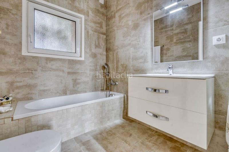 Foto 712314df-2505-4e02-9a83-39dd5215bb60. Chalet avec parking dans Nord Roses