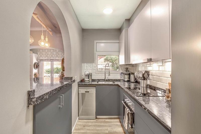 Foto af91a69d-da73-4ff1-a867-125dacc0cdd3. Chalet avec parking dans Nord Roses