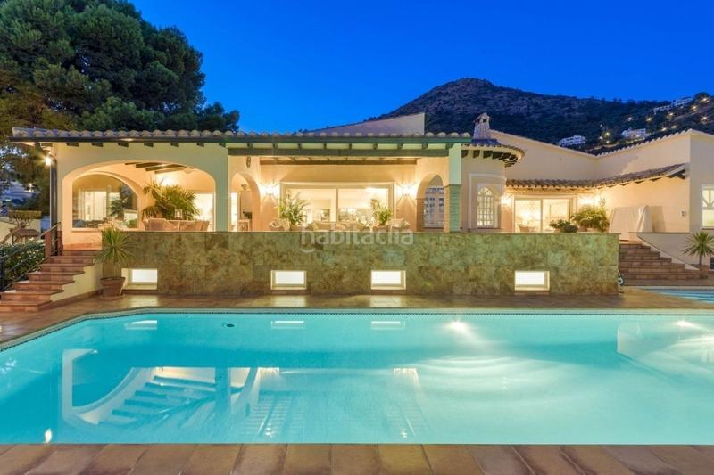 Foto c594886a-0c34-4554-a5bc-cc422dace8b2. Chalet avec parking dans Nord Roses