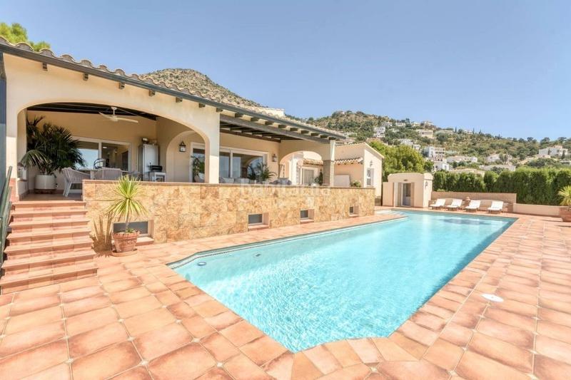 Foto c9a011e2-dce4-4aee-9410-794228938e62. Chalet avec parking dans Nord Roses