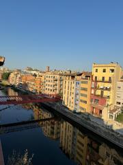 Pis a Centre-Barri Vell. Piso para rehabilitar  en el centro del barri vell de girona con