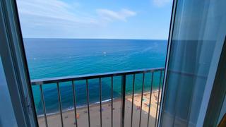 Estudi a Centre-Platja. Estudio en venta frente al mar en playa de aro