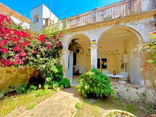 Casa adossada a Avinguda Catalunya. Autntica joya para  reformar en el corazn de palams