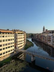 Edificio in Centre-Barri Vell. Edificio en venta en el casco antiguo de girona con vista al rio