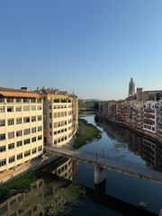 Edificio in Centre-Barri Vell. Edificio en venta en el casco antiguo de girona con vista al rio