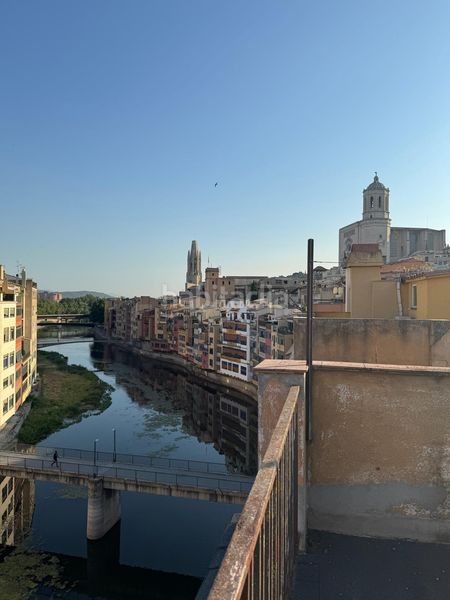 Foto 47deab34-2d23-4a90-a665-b00a6c2d4944. Edifici a Centre-Barri Vell Girona