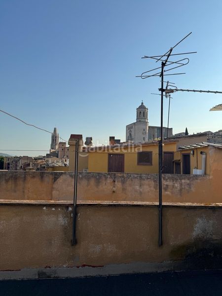 Foto d43062cb-09ee-4ff9-8a72-a7c3486b0197. Edifici a Centre-Barri Vell Girona