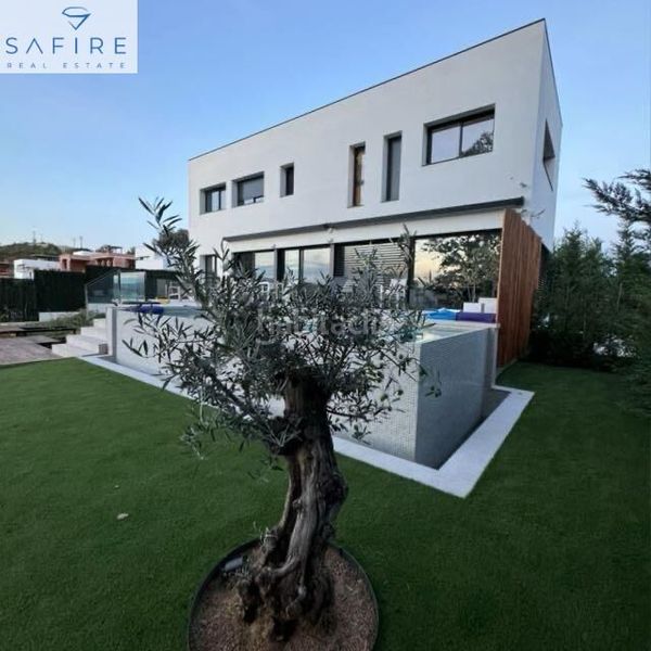Foto d2174d3b-befe-4986-8620-6290849fc329. Casa amb calefacció aparcament a Montilivi Girona