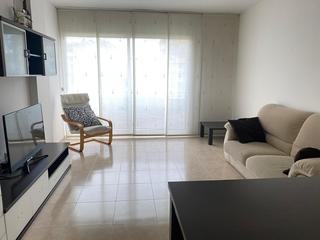 Pis a Mas Masó - Hospital. Piso de 3 habitaciones con balcón junto al hospital santa cateri