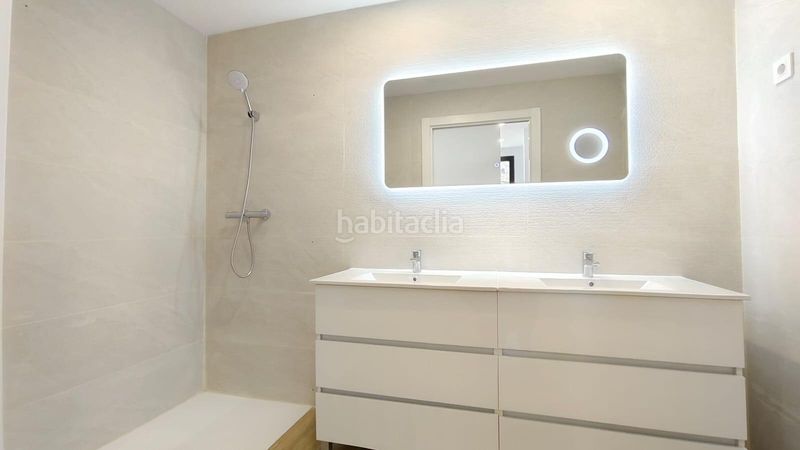 Foto 5001540a-cc8d-43b8-a849-06a17a61b40e. Planta baixa amb calefacció aparcament a Eixample Sud-Migdia Girona
