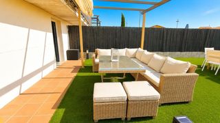Maison jumelée à Sils. Exclusiva casa pareada con amplio jardín y posibilidad de piscin