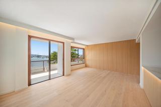 Apartment in Port de Pollença. Apartamento reformado de 179 m2 en 1a línea de mar en port de po