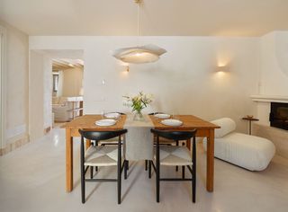 Casa adossada a Selva. Casa reformada con etv en caimari de 201 m2 con piscina