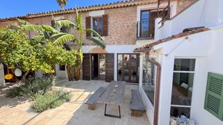 Maison jumelée à Esporles. Casa reformada de 138 m2 en esporles con gran patio