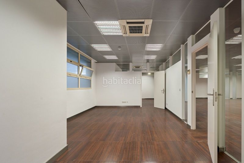 Foto a689d23f-a7f5-40e7-82c5-9edc89be2122. Alquiler local comercial gran local comercialoficina de 317 m2 en Palma de Mallorca
