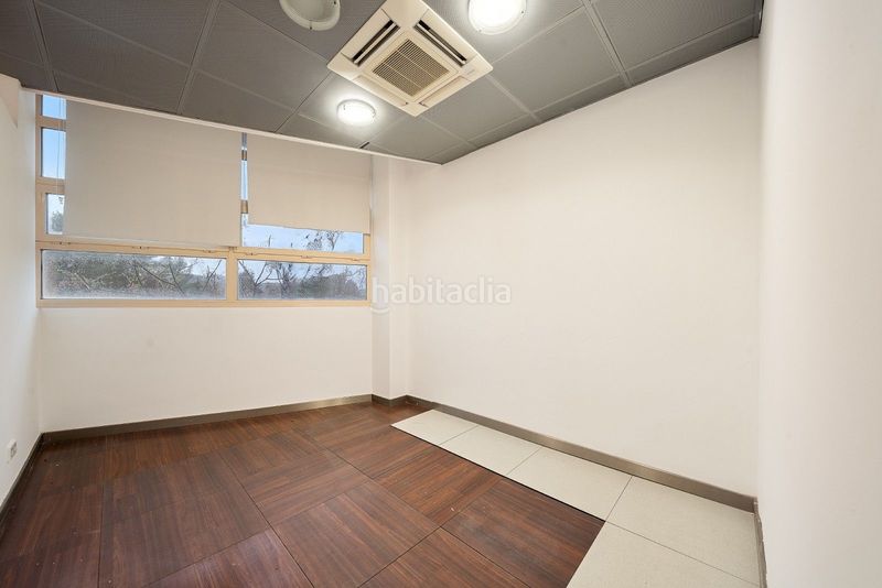 Foto fb2ace80-bc25-42af-989f-52e8fcb77e9e. Lloguer local comercial a Son Armadams Palma de Mallorca
