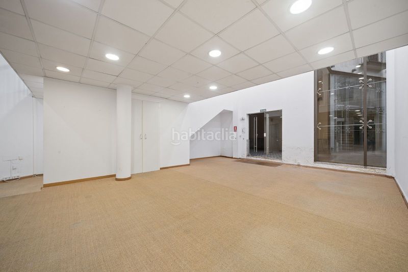 Foto 8550d621-9775-496d-ac38-6264a7cdefb1. Lloguer local comercial a La Llotja-Born Palma de Mallorca