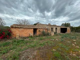Mas à Artà Poble. Finca de 20.900 m2 con vistas al mar, entre petra y son serra de