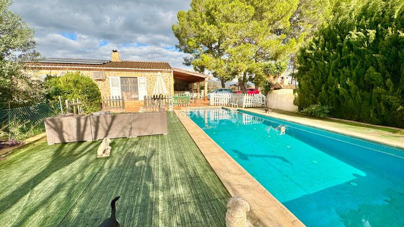 Foto 8e83c24a-41ad-49c8-ad33-cb7d123b4de3. Casale con riscaldamento parcheggio piscina in Zona Periurbana Inca