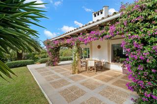 Casa a schiera in Costa dels Pins. Villa de 468 m2 en costa de los pinos a 50 m del mar