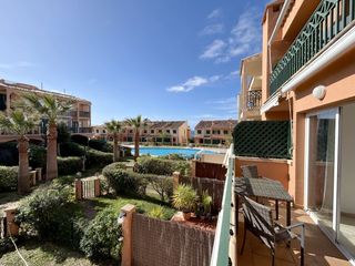 Dúplex a Santa Ponça. Dúplex con jardín privado, parking, trastero y piscina en el tor