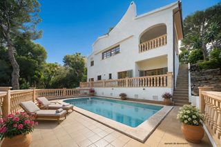 Casa a Costa de la Calma. Villa de 265 m2 en costa de la calma con vistas al mar, piscina