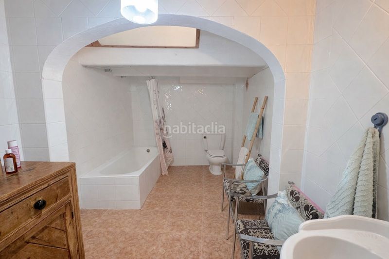 Foto af6036ce-e245-4395-afeb-b64b3e16cf6d. Casa adossada amb calefacció a Selva