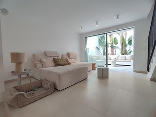 Reihenhaus in Ciutat d´Alcúdia. Casa reformada de 176 m2 en alcudia con 2 terrazas