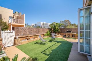 Semi detached house in Port d´Alcúdia-Platja dÁlcúdia. Adosado de 148 m2 en port dalcúdia con piscina comunitaria y par